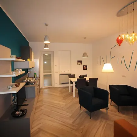 Infinity House * Rom